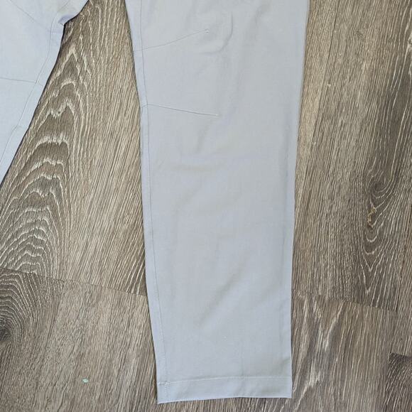 Fabletics NWT Men's Gray 4 way Stretch Water Resistant Size 35x32 - Picture 3 of 5